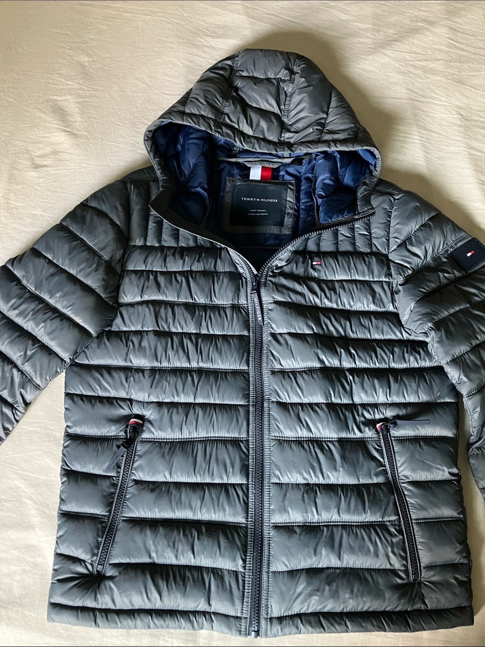 Tommy Hilfiger Men's Ultra Loft Hooded Puffer Jacket Charcoal Small